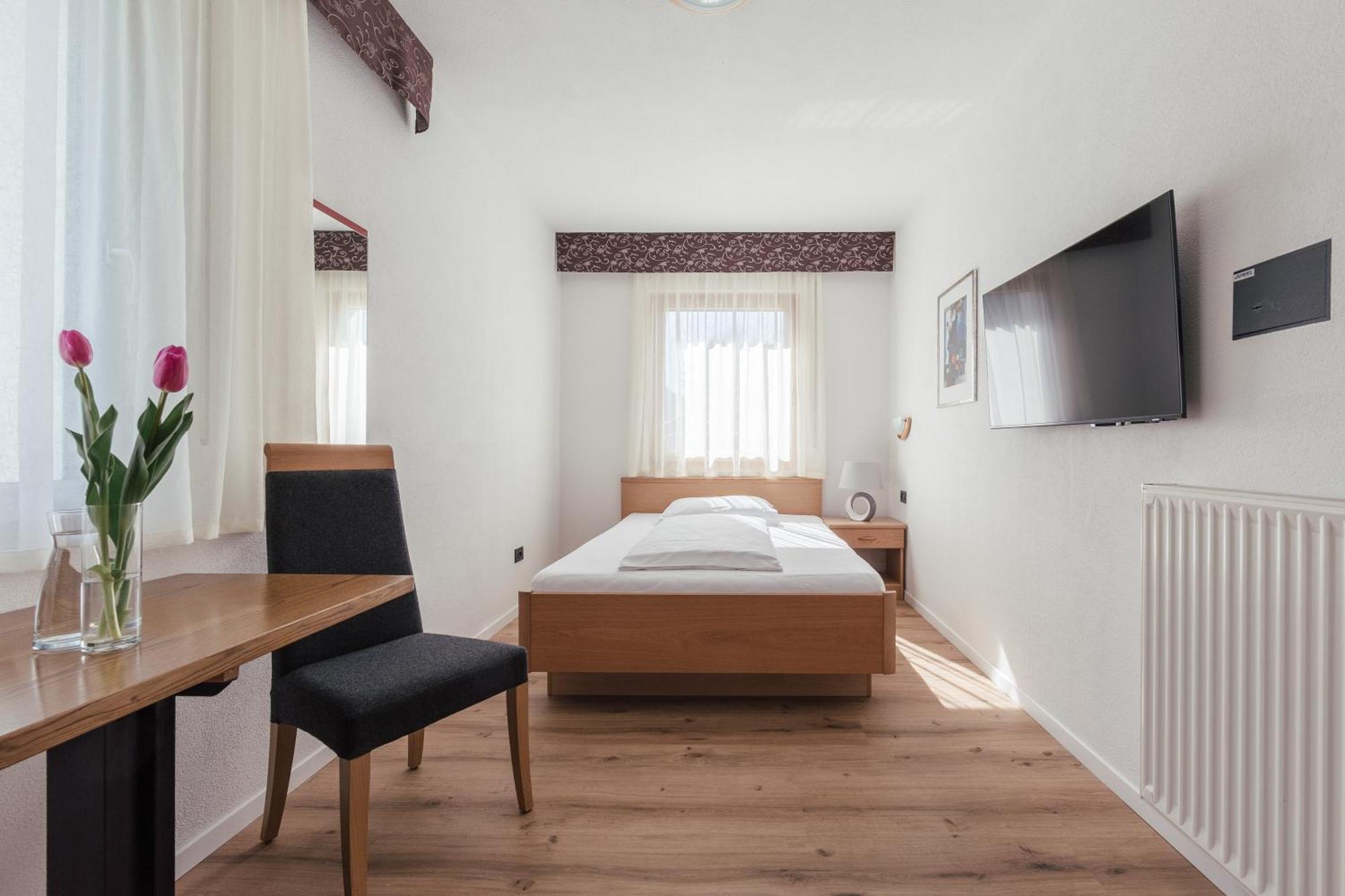Hotel Garni Sirmian Merano Esterno foto